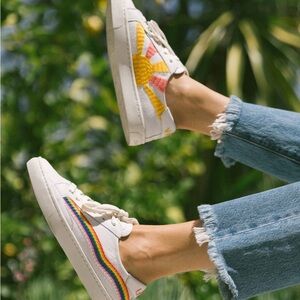 Soludos Women's Ibiza Sneakers with Rainbow and Sun Design size 8 new never worn